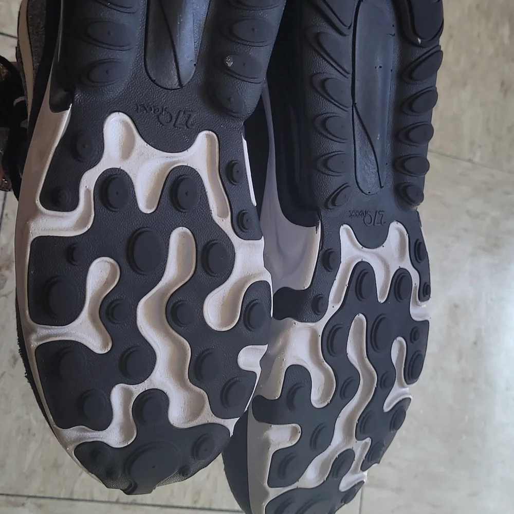 Nike Air  Max 270 - Picture 13 of 16